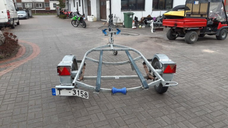 Light trailers up to 750 kg Aku BS300-L