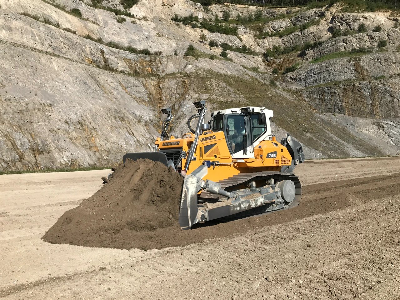 Liebherr PR724 XL