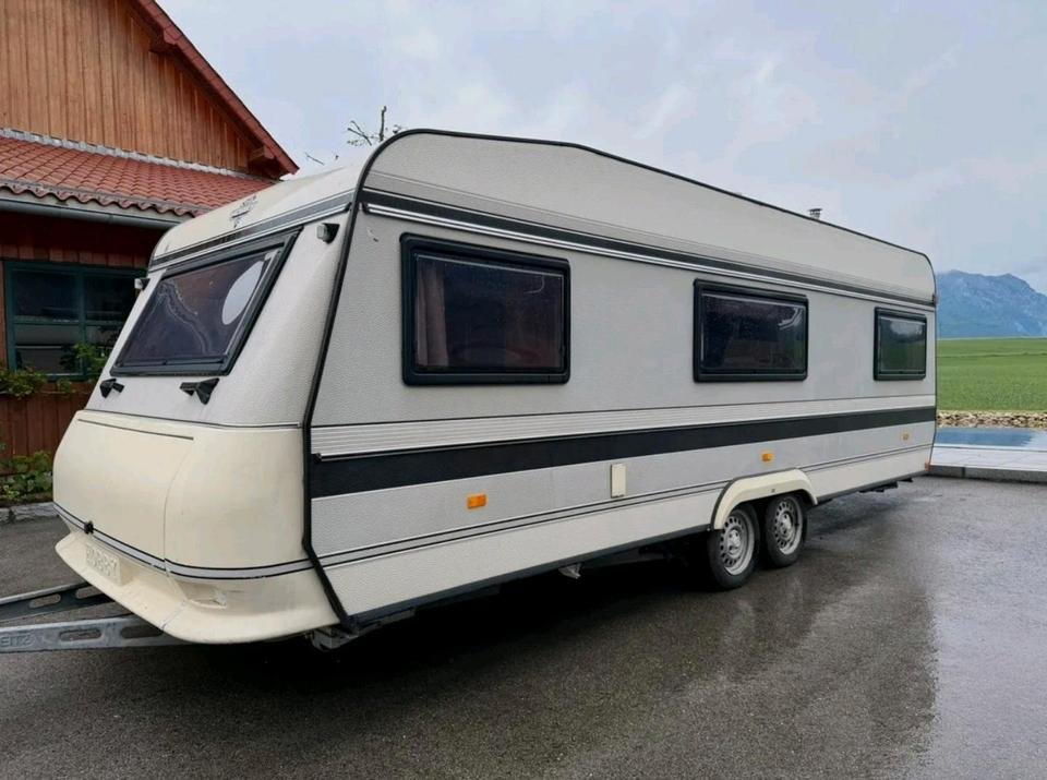 Car trailers up to 3.5 t HOBBY 610 UF EXCLUSIVE AHORN