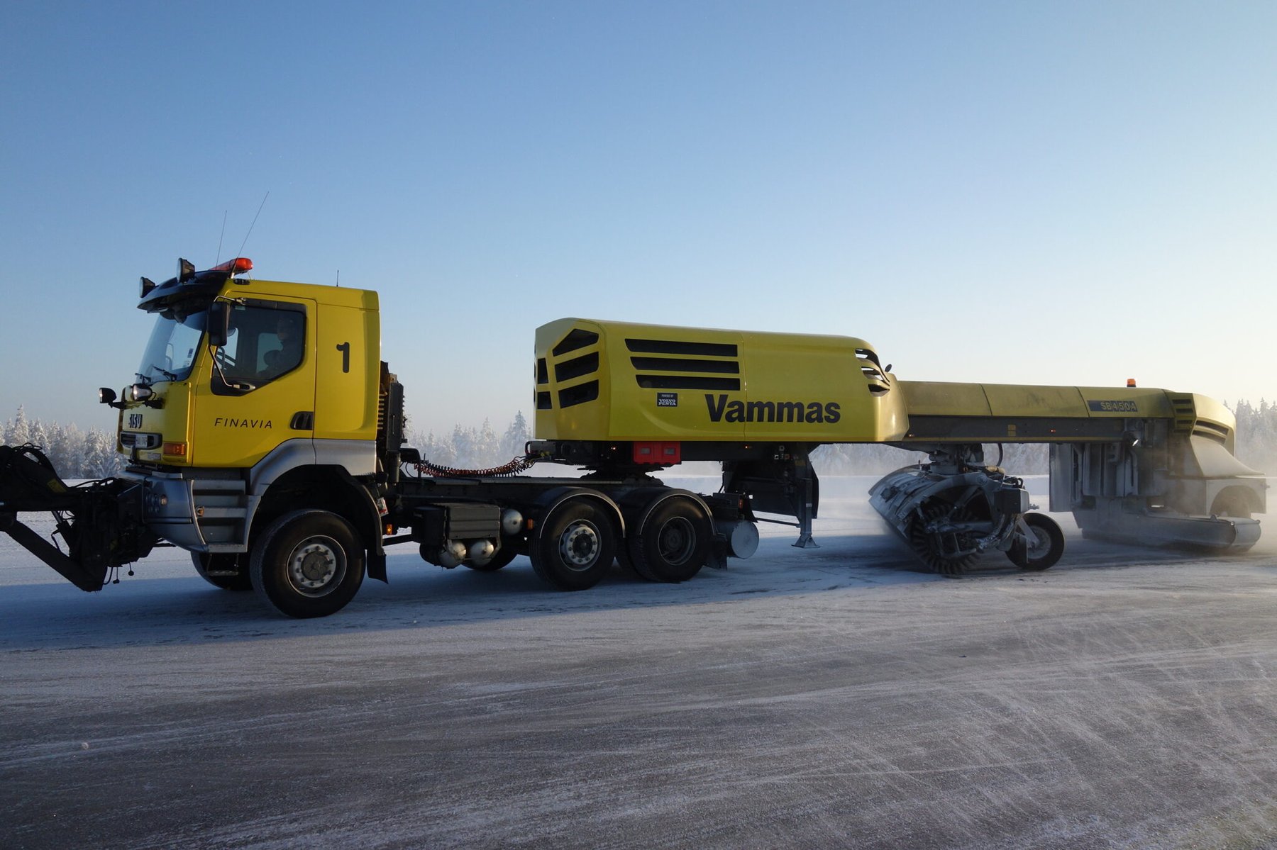 Trailer Vammas SB4504 harjakone