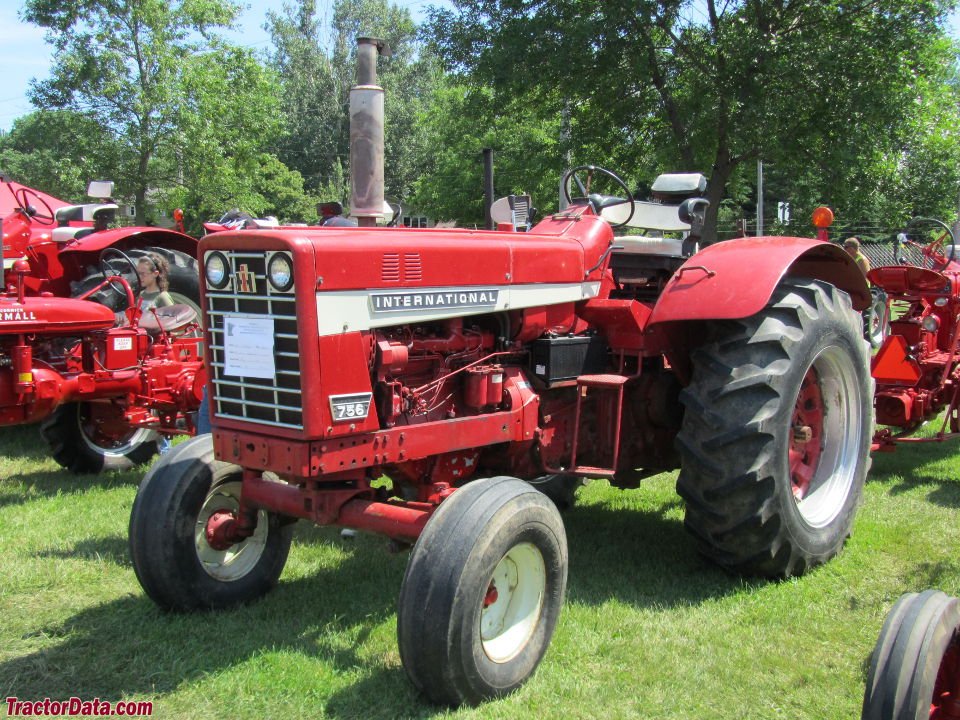 Tractor International Harvester 756
