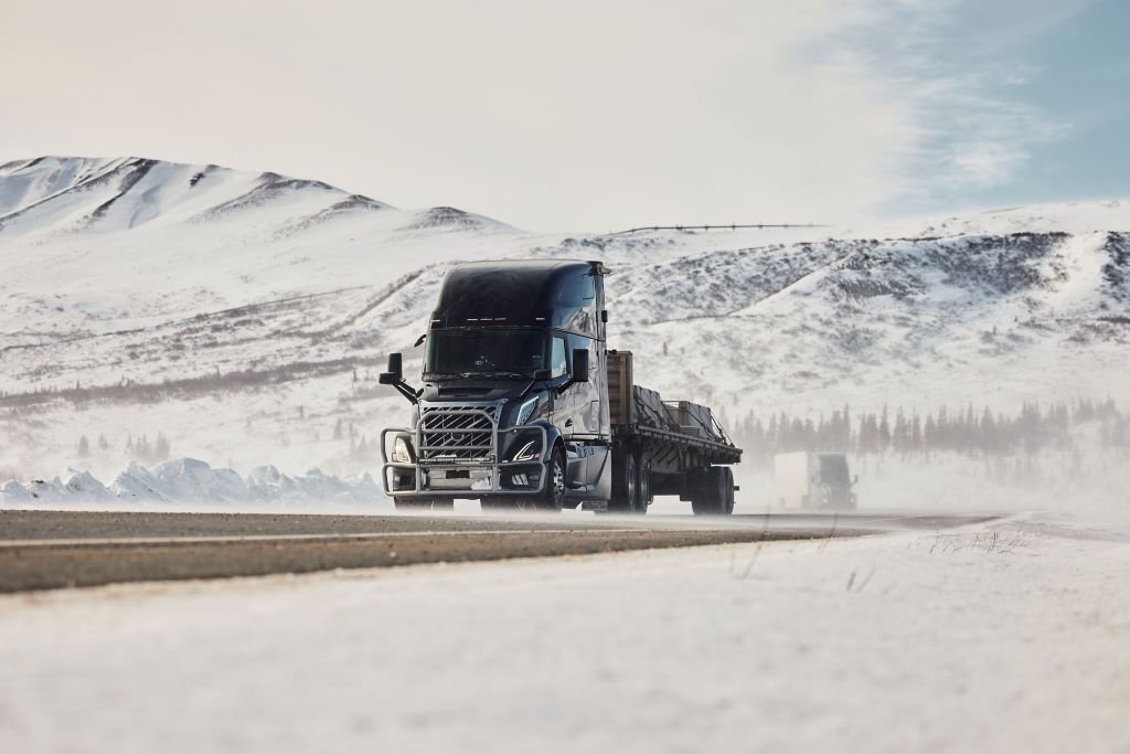Truck Volvo 2 AXLE EN ARTIC