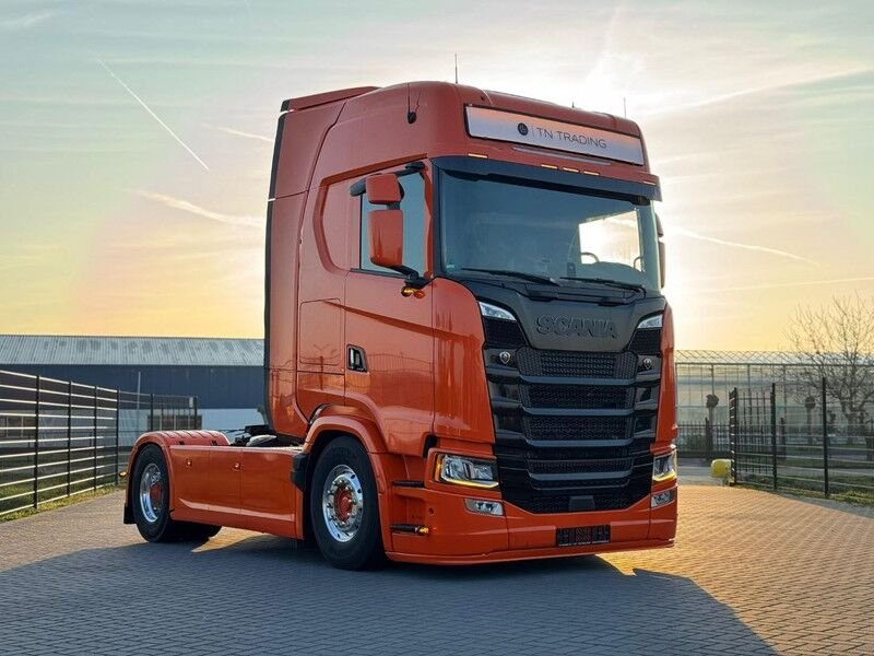 Truck Scania S 660 B6x2LB