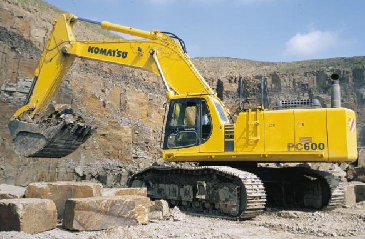 Excavator Komatsu PC600SE-6