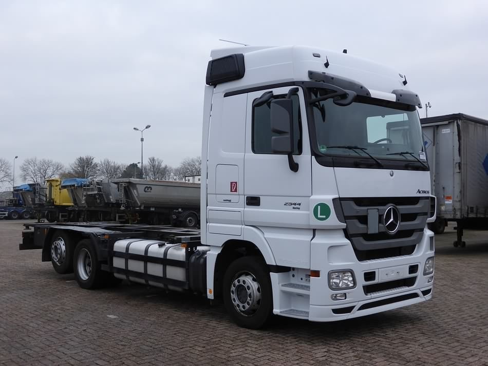 Truck Mercedes Benz ACTROS 2544L-6x2/48