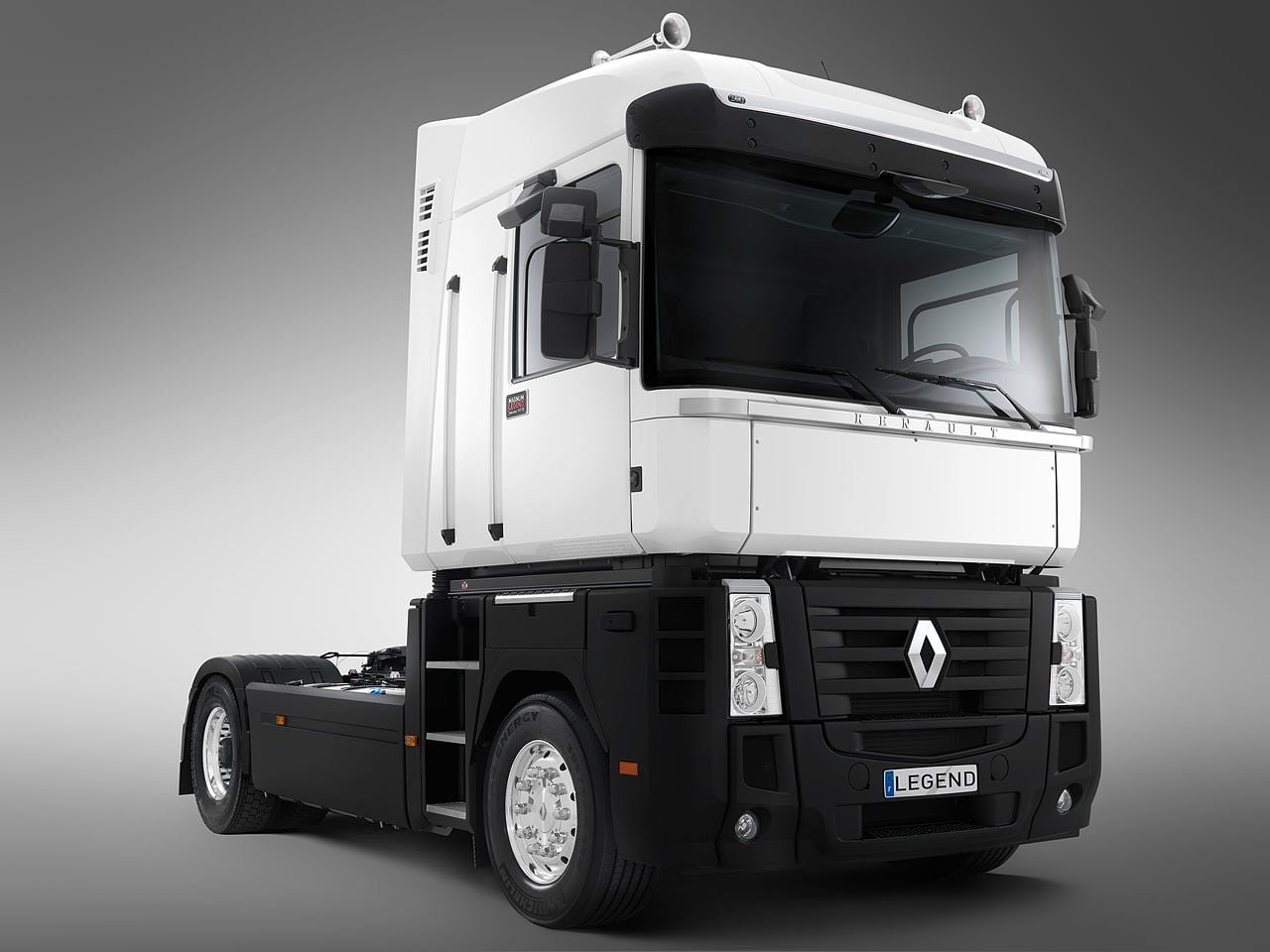 Truck Renault AE385TI-19T