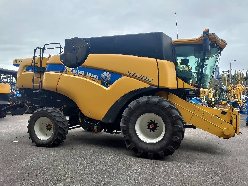 New Holland CX8080