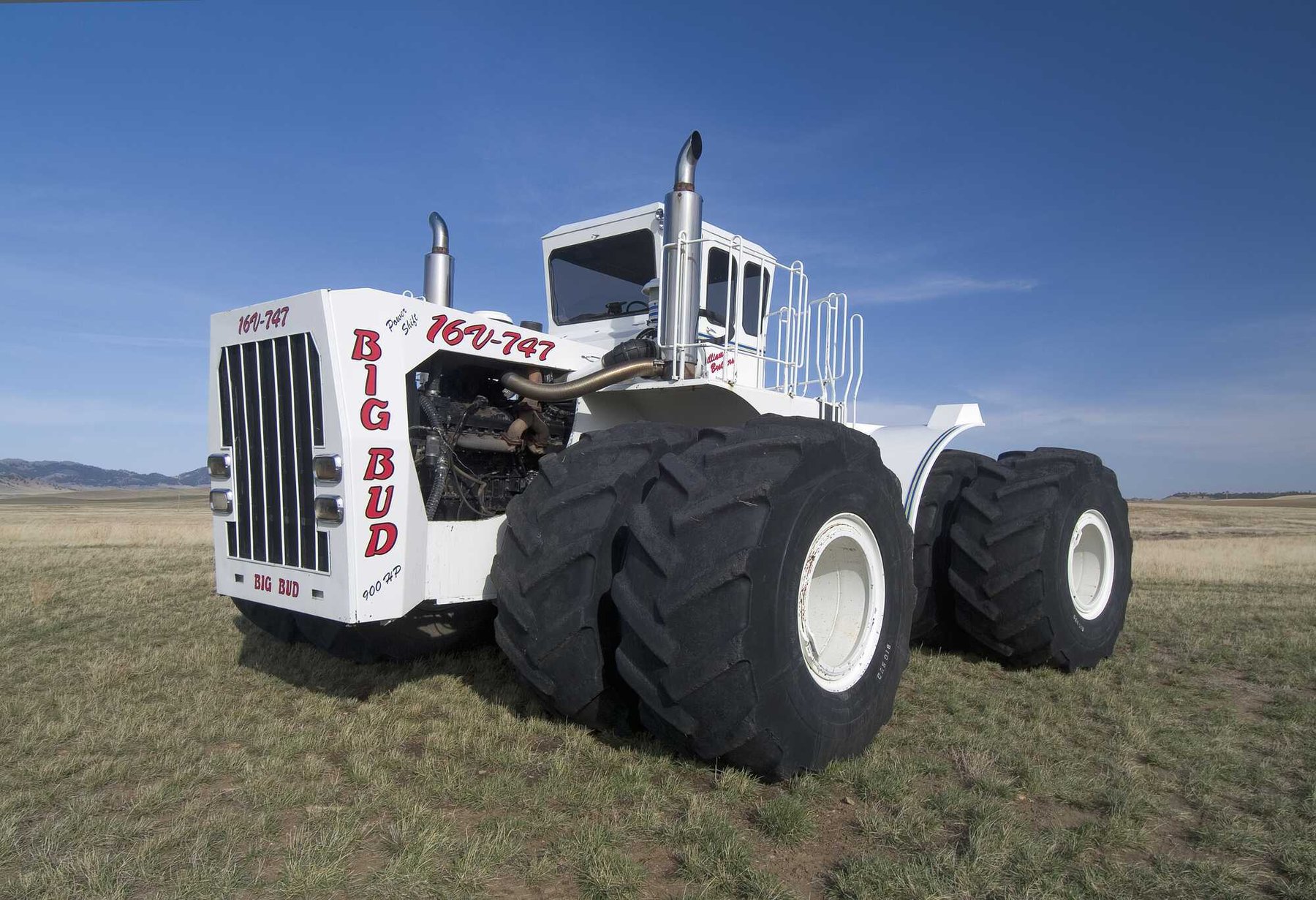 Traktor Big Bud 16V-747