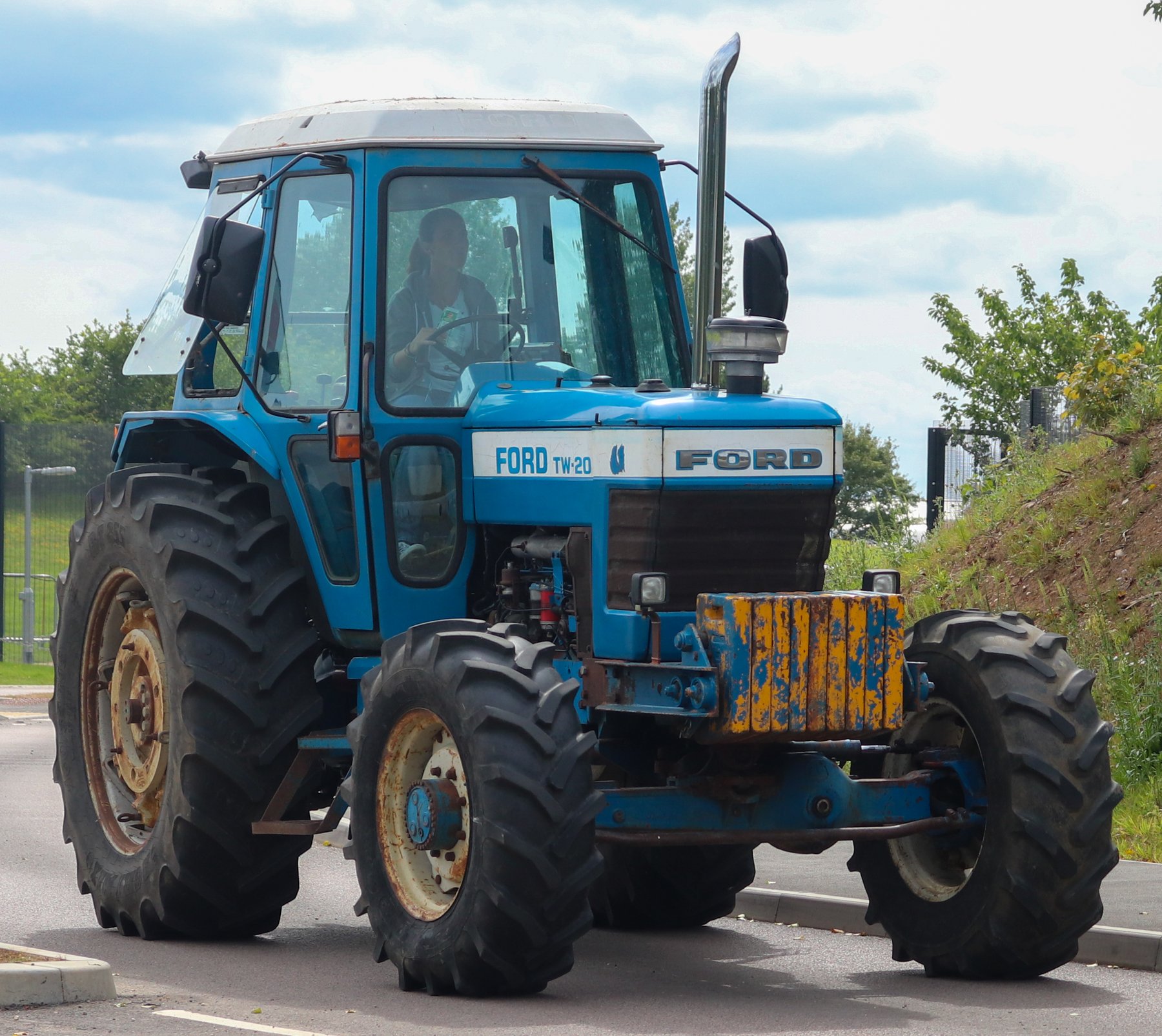 Tractor Ford TW-20