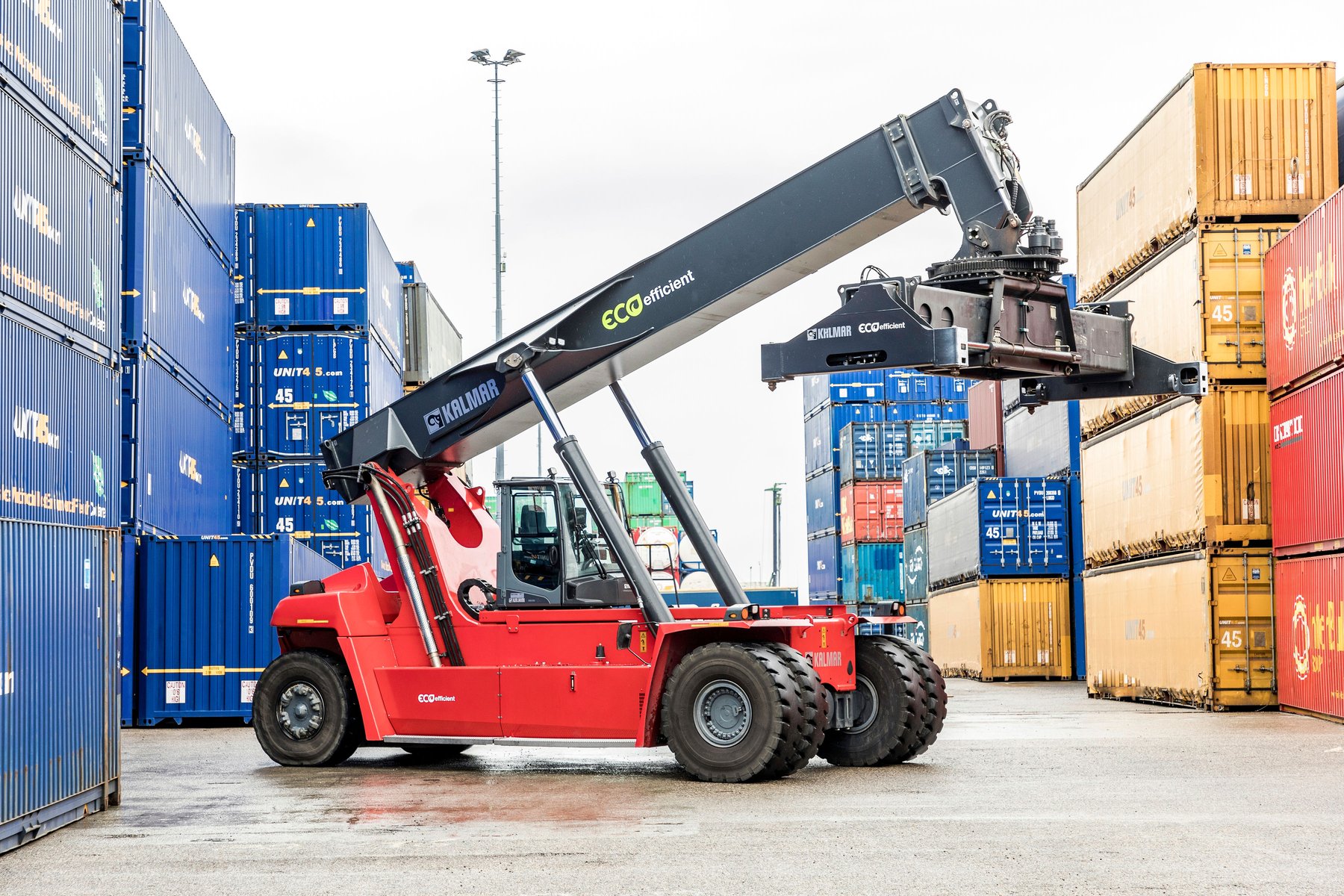 Wozy do kontenerów i reachstackery Kalmar DRD420-60S5