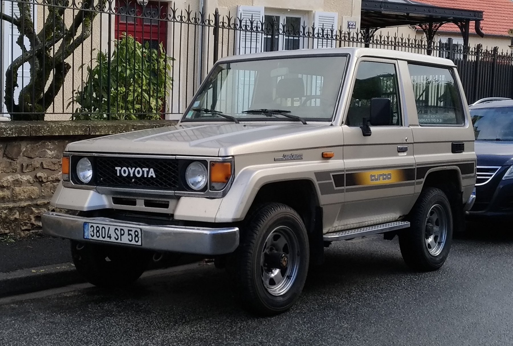 Van Toyota 2.4TD AUT LANG DUBB. CAB