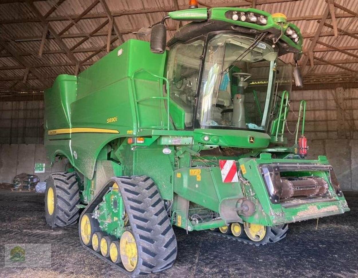Combines John Deere S 690 i