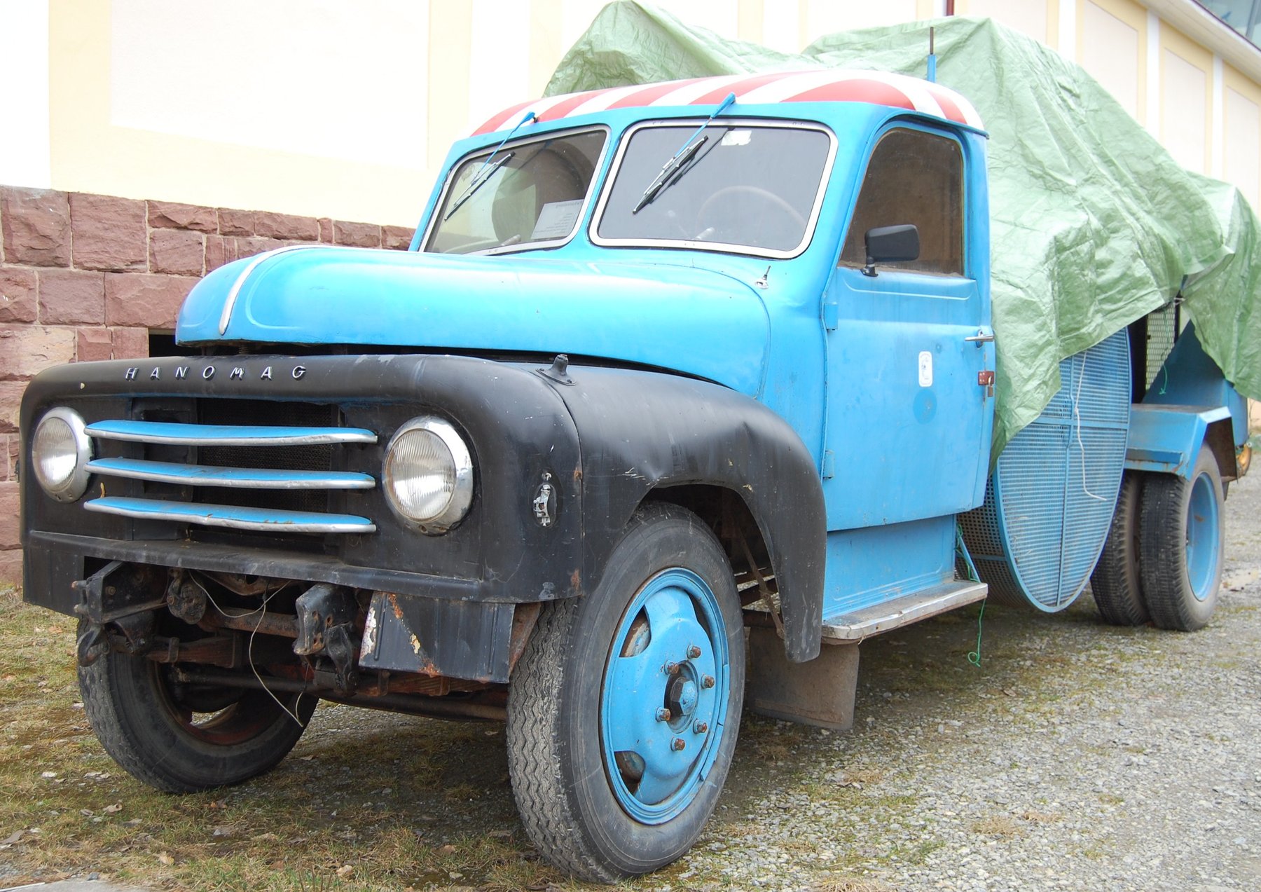 Van Hanomag L 306 DG