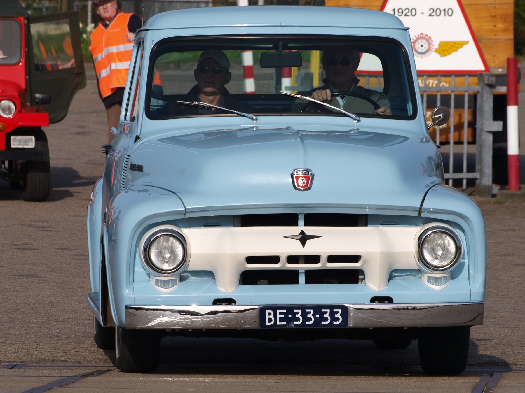 Van Ford F-520
