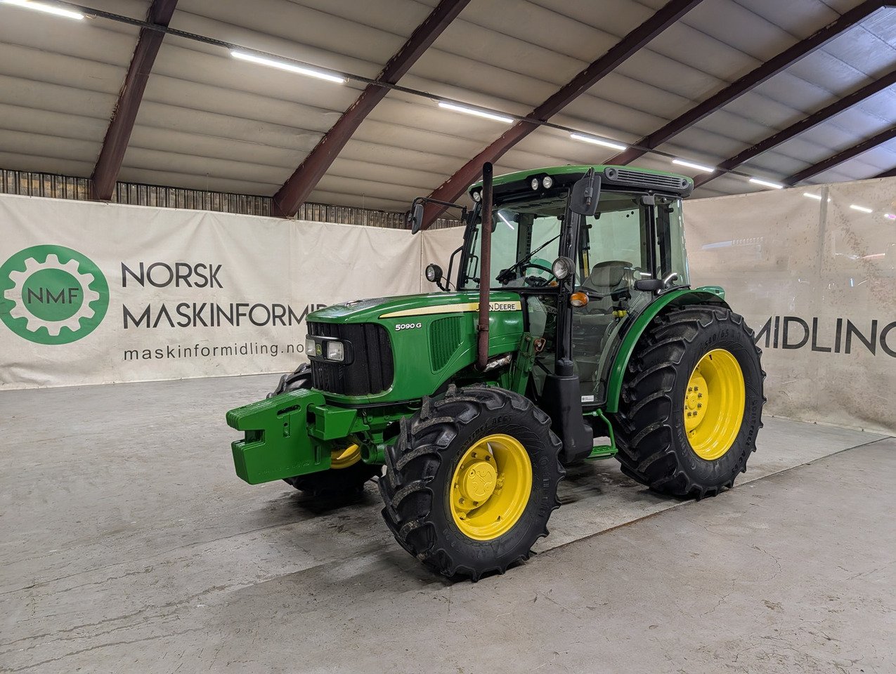 Tractor John Deere 5090G