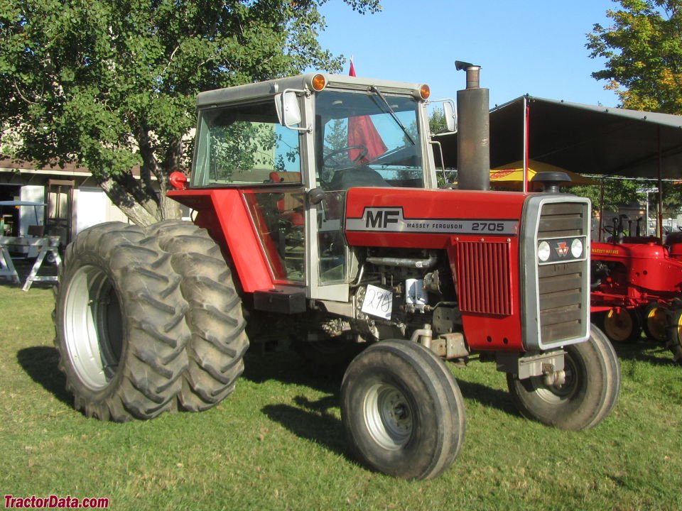 Tractor Massey Ferguson MF 2705