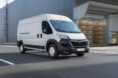 Opel MOVENA