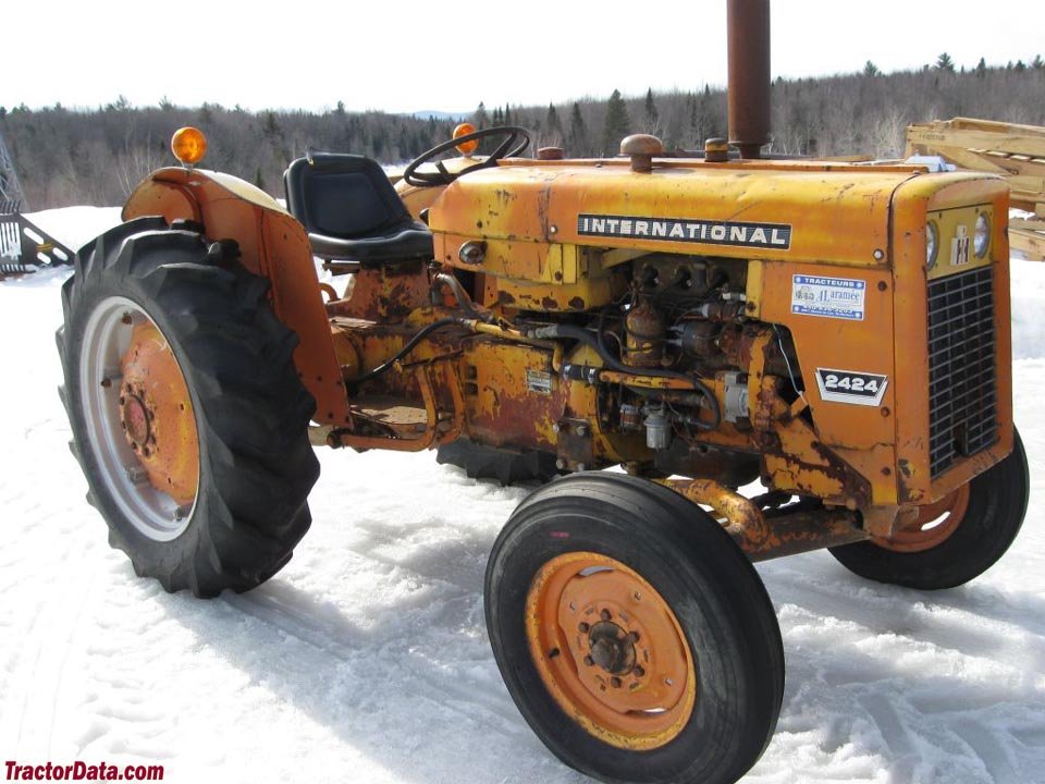Tractor International Harvester 404
