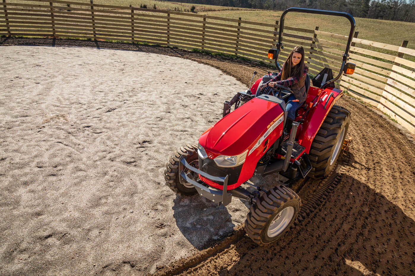 Traktor Massey Ferguson MF 2440 GE 4WD