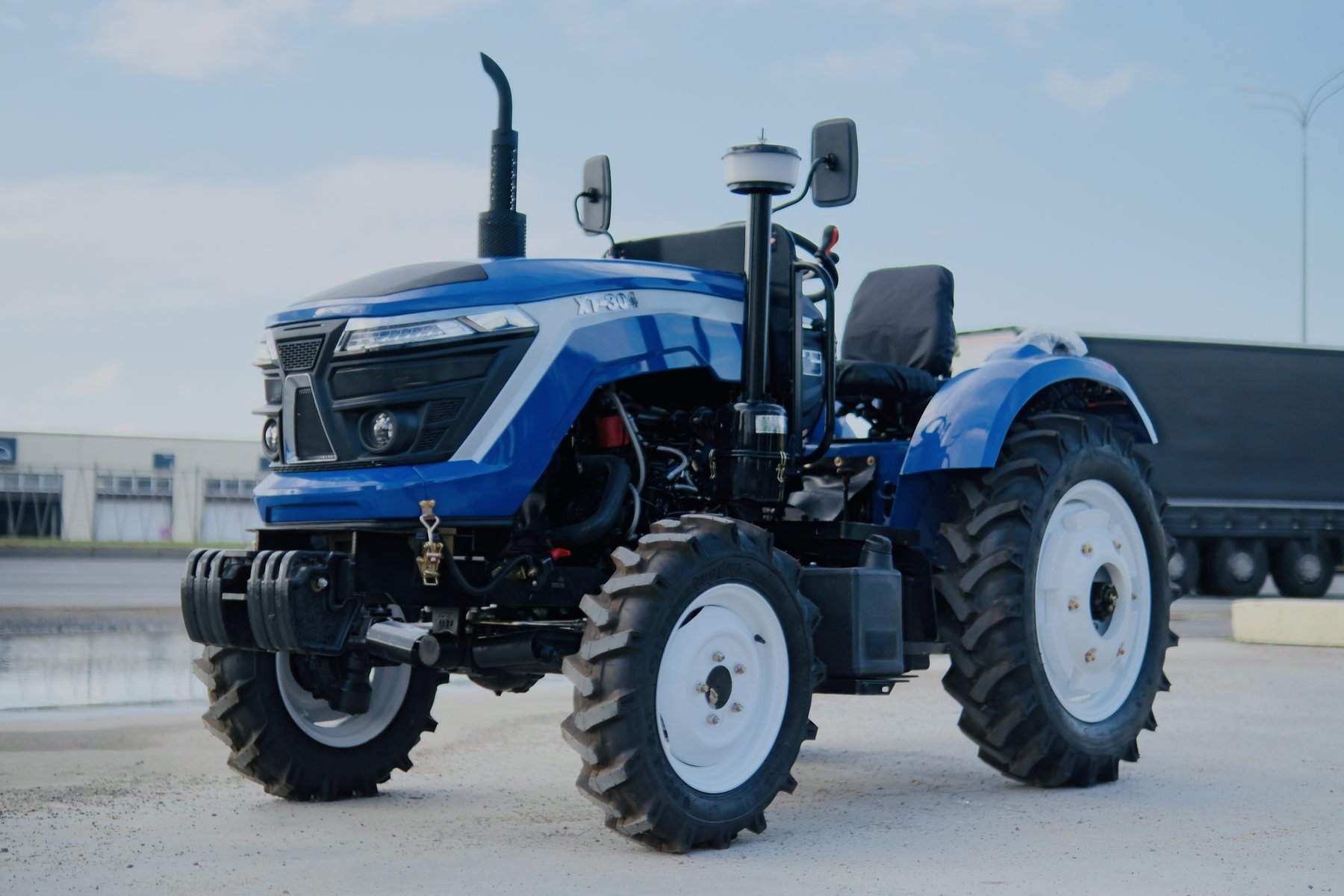 Tractor Xing Zhou XZ-304