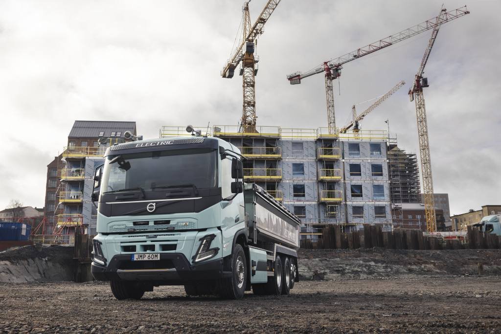 Truck Volvo 460 10X4R EEV