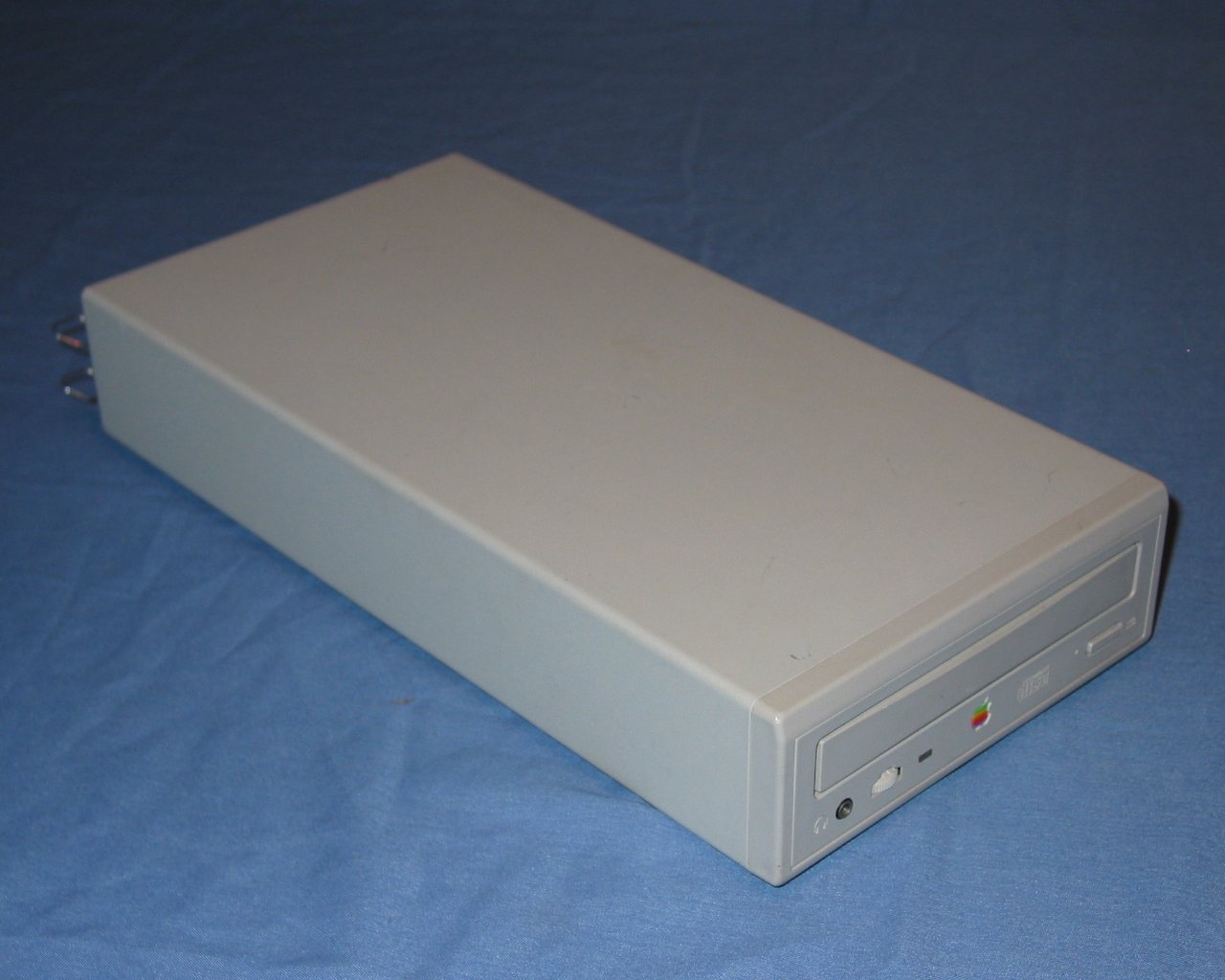Przyczepy samochodowe do 3,5 t Cd 300E