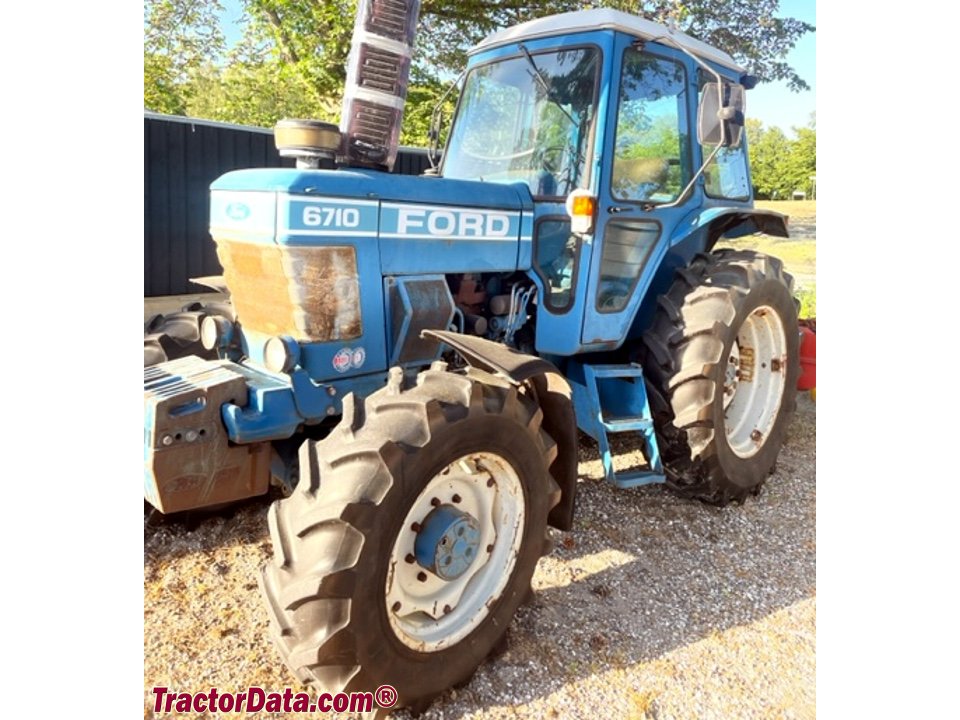 Tractor Ford 6710