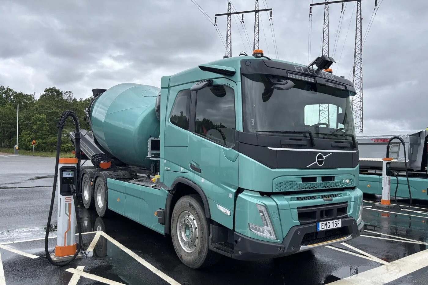 Samochód ciężarowy Volvo NR64
