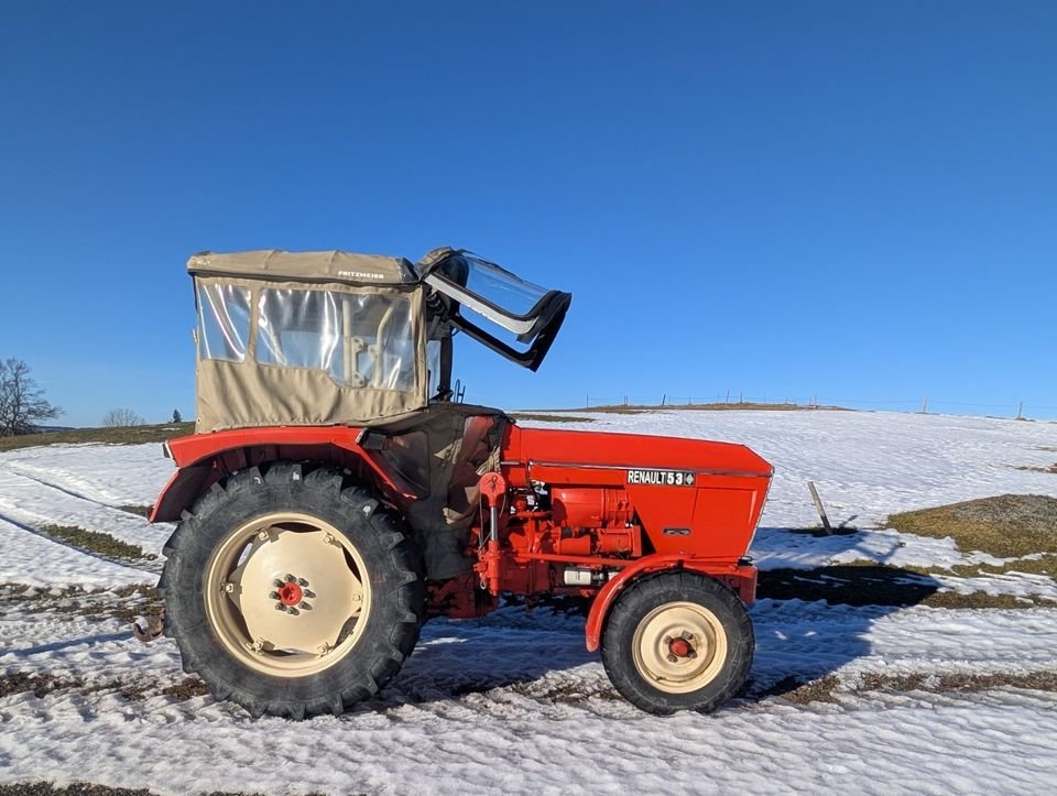 Tractor Renault 53