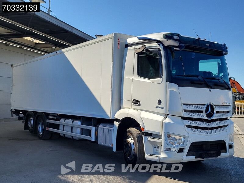 Truck Mercedes Benz ACTROS 2543LL 6X2