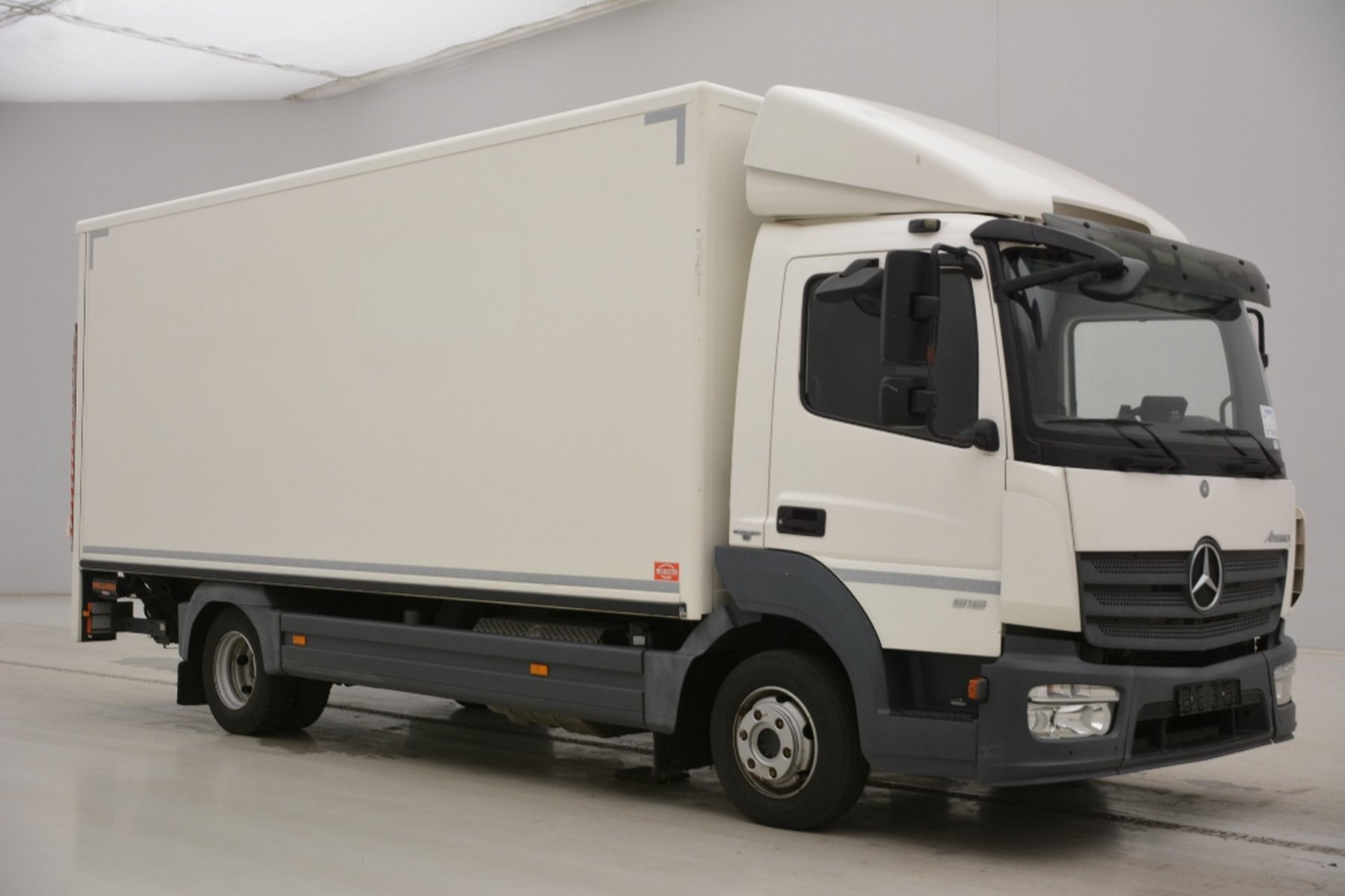 Truck Mercedes Benz ATEGO 916