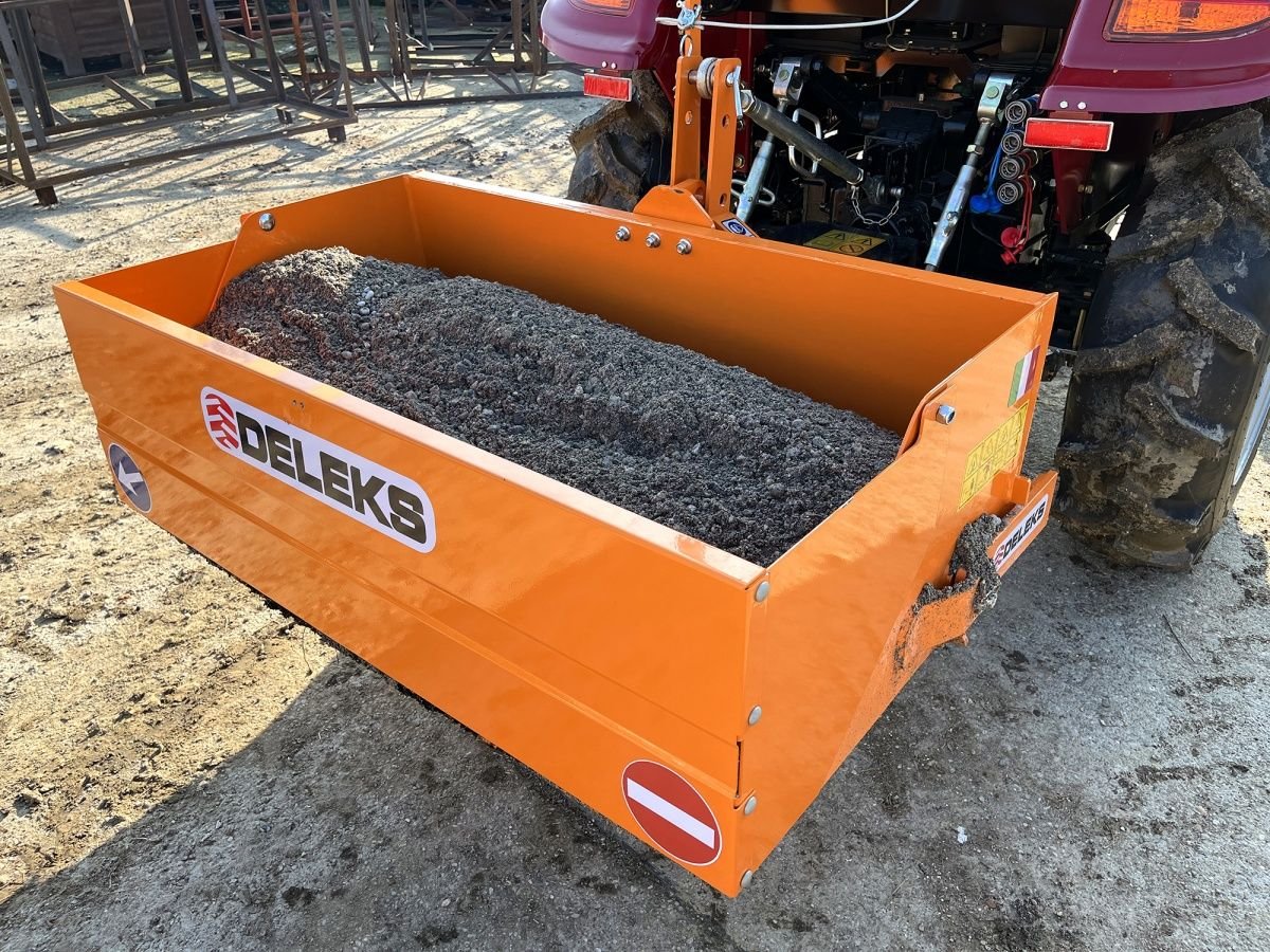 Tractor Deleks TR 140