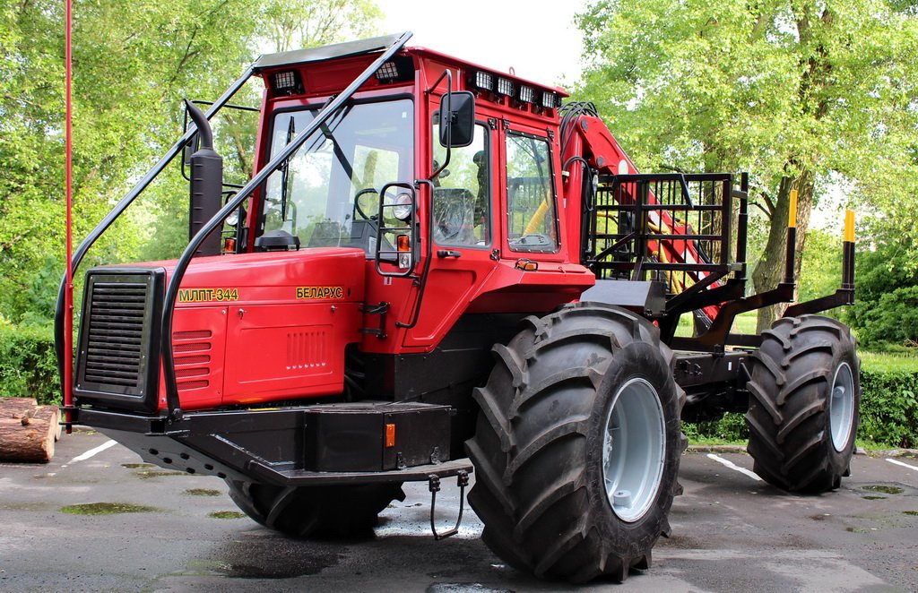Forstmaschine Belarus MLPT-394