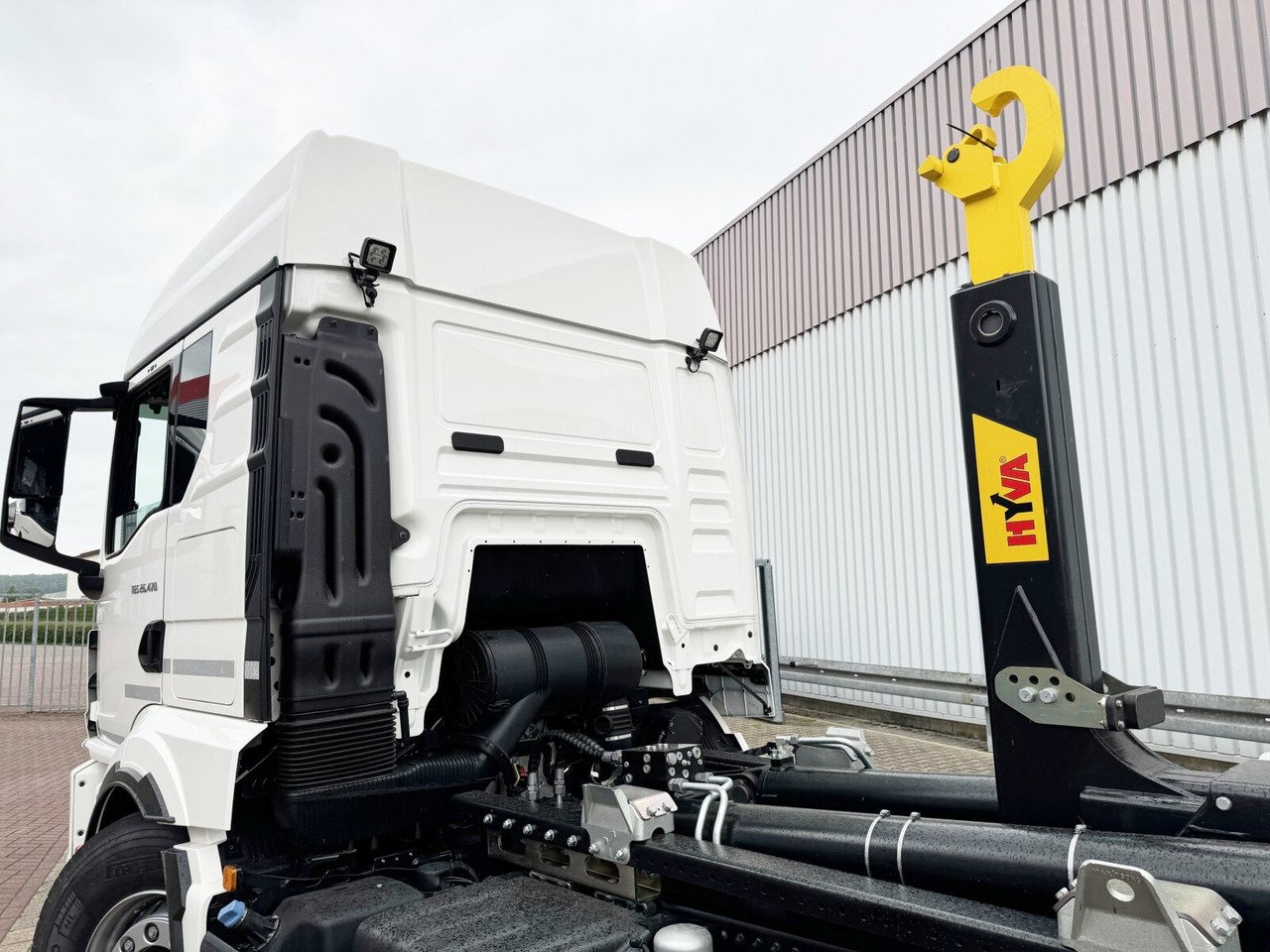 Lastwagen MAN 26.320 6x2-4 LL CH