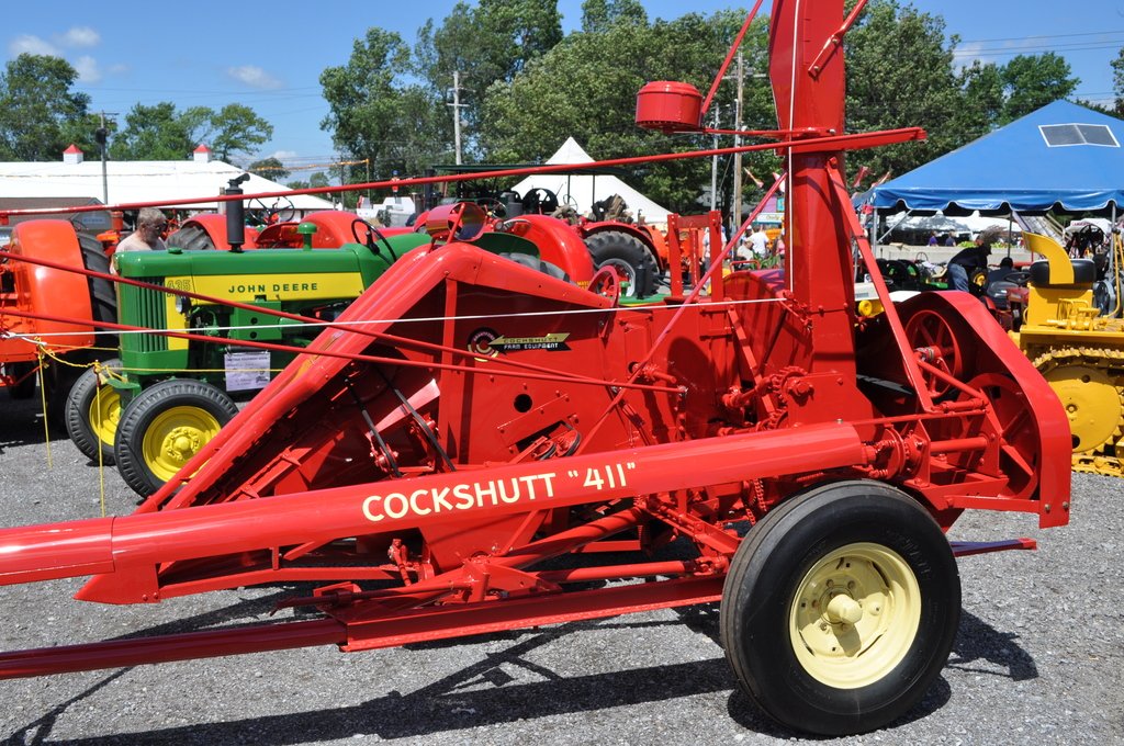 Harvester Cockshutt 5542