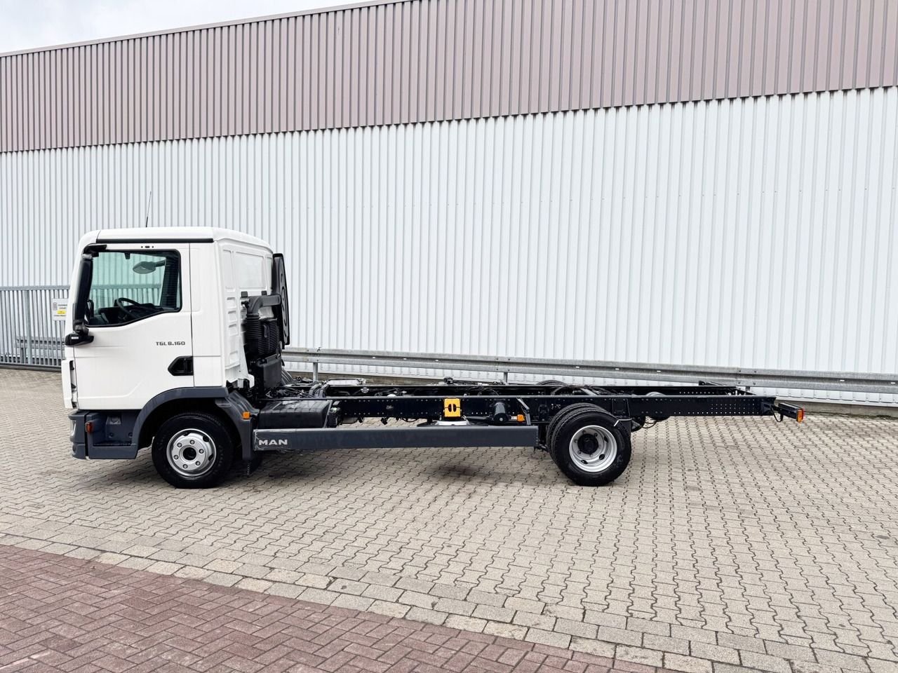 Truck MAN TGL 8.160 4x2 BB CH