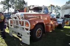 Mack B-61T