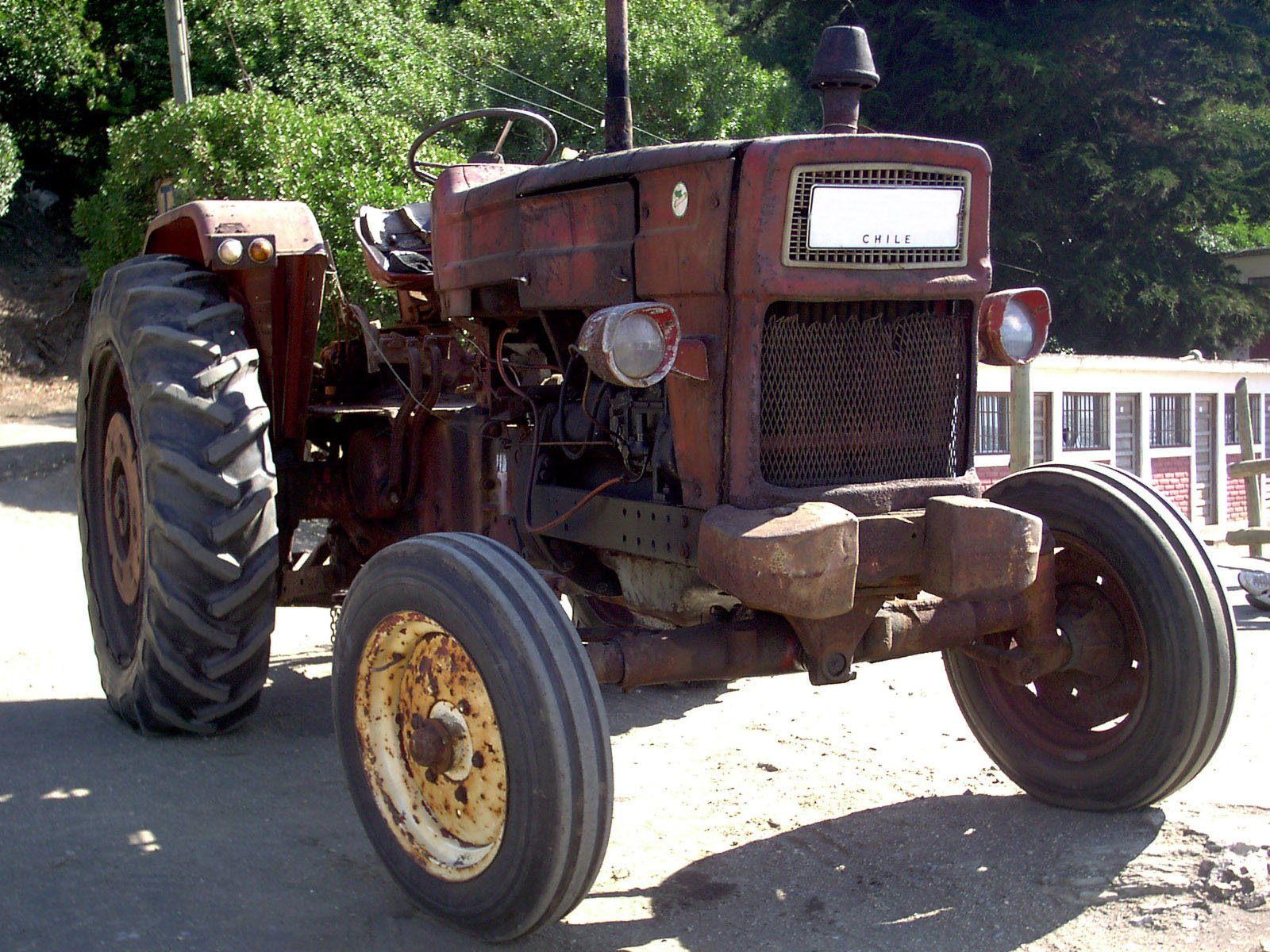 Tractor Universal 650 M Crystal