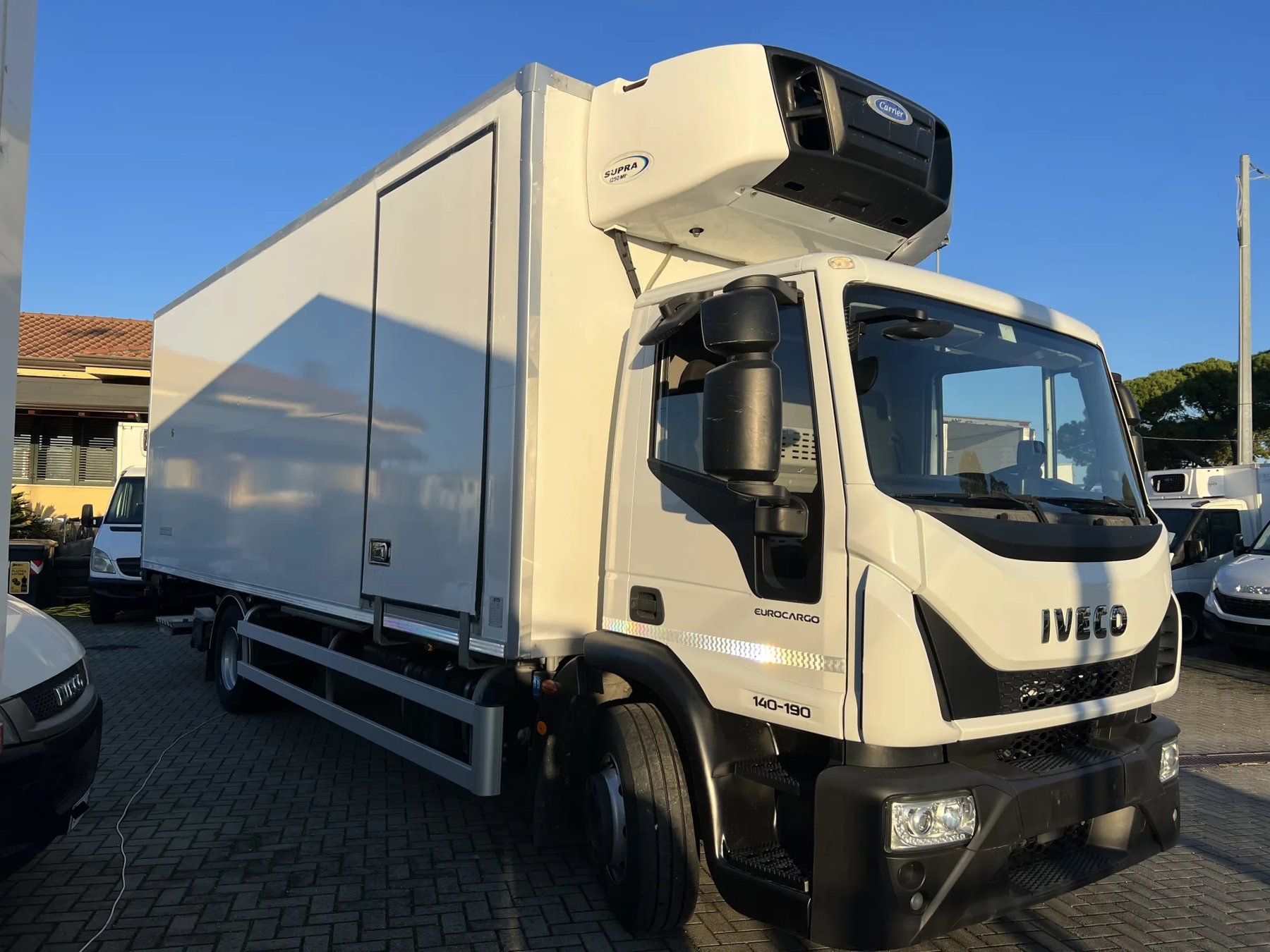 Truck Iveco EUROCARGO 140E19P S-A