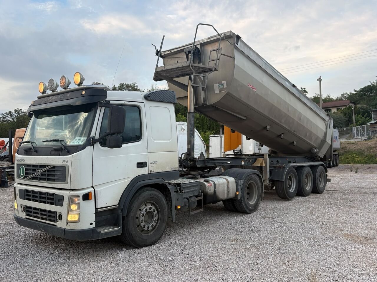 Lastwagen Volvo 42 T3HAX
