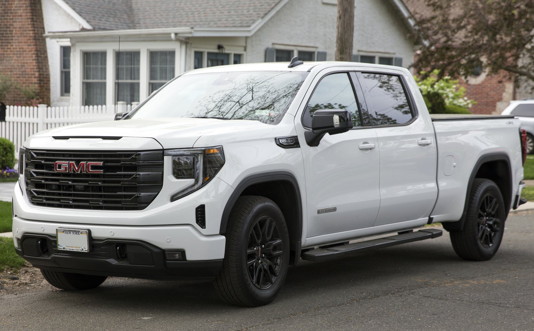 GMC SIERRA ELEVATION