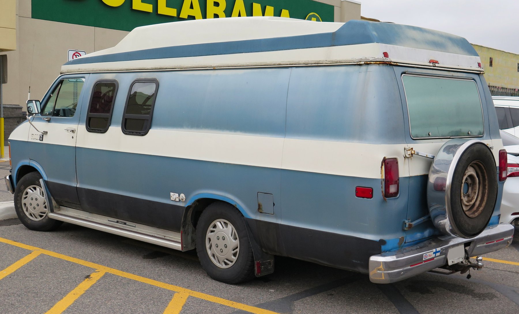 Van Dodge RAM B250