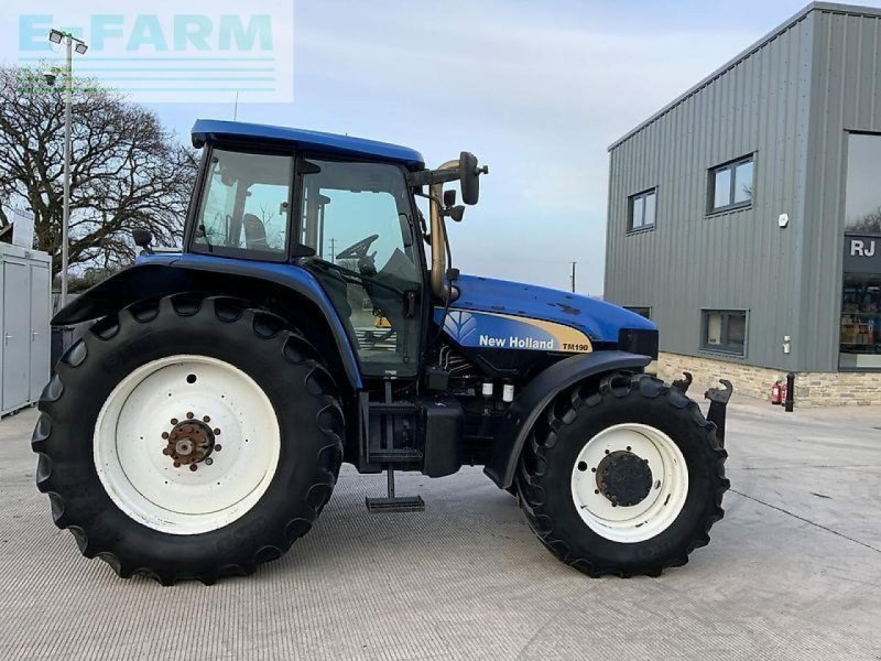 New Holland TM190