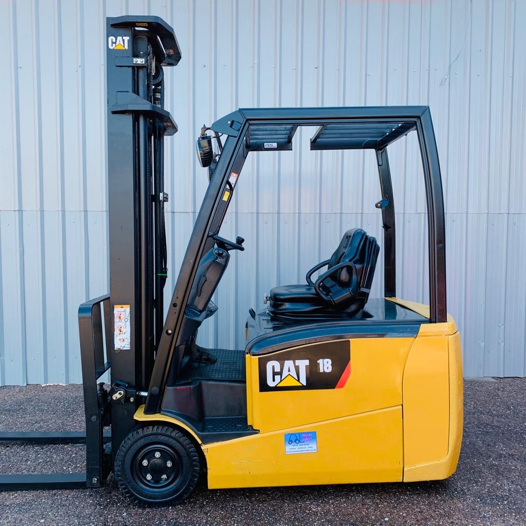 Electric forklifts CAT Lift Trucks EP18PNT