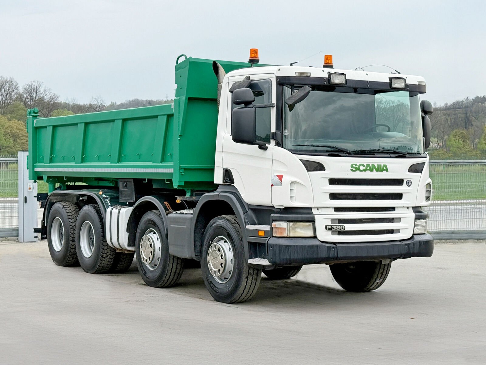 Lastwagen Scania P 380 B 8X4