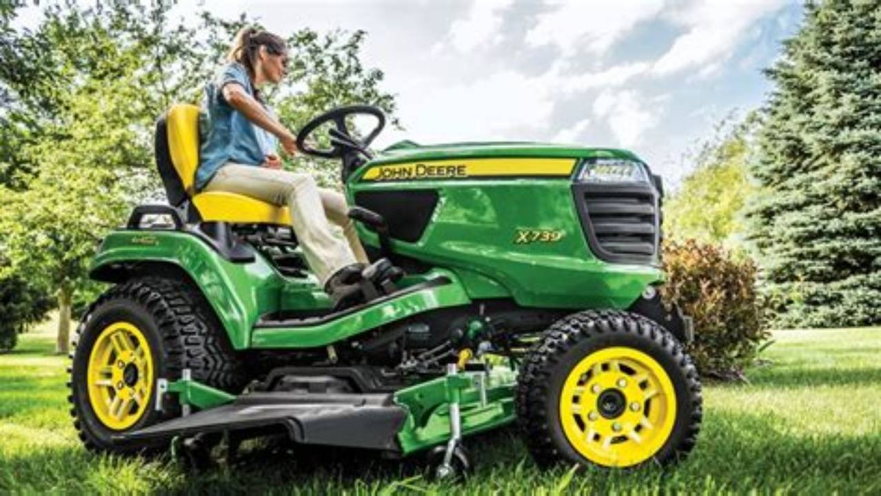 Aufsitzmäher John Deere X107