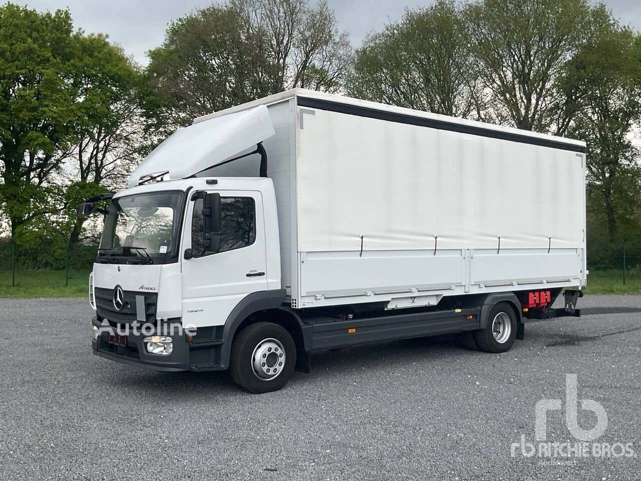 Truck Mercedes Benz ATEGO 1524L/42