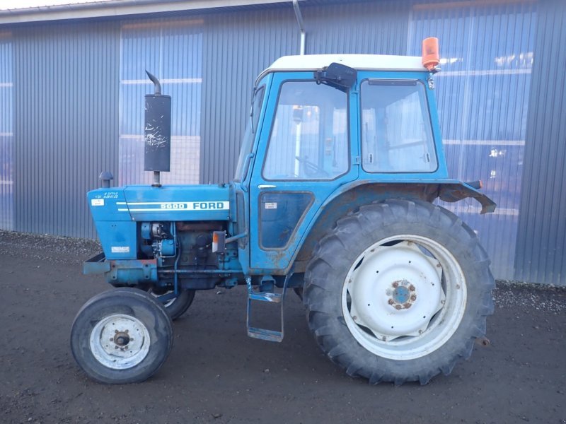 Tractor Ford 5600-LA21
