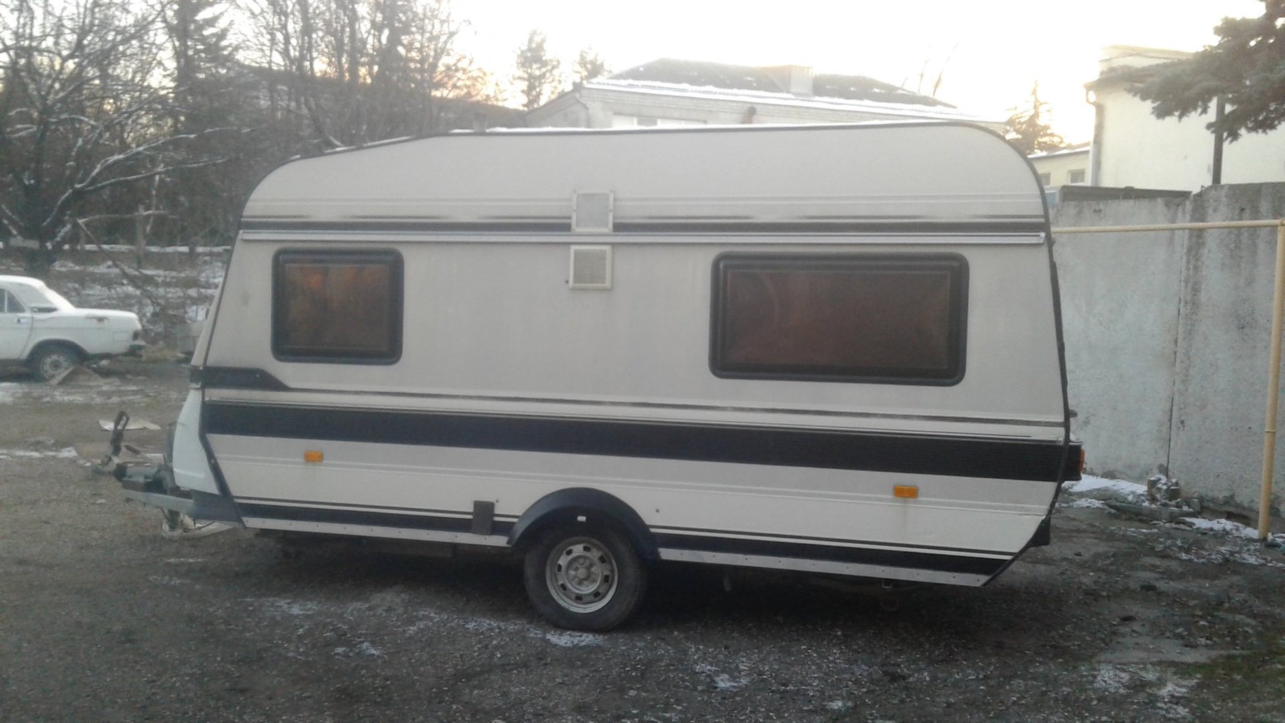 Car trailers up to 3.5 t HOBBY 420 T DELUXE