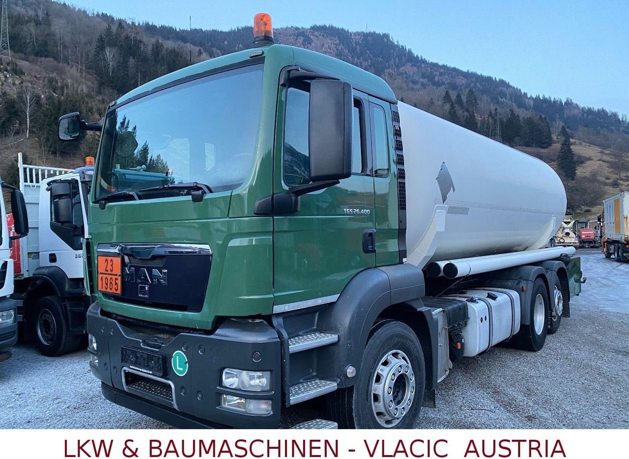 Truck MAN TGS 26.400 6X2-2 LL